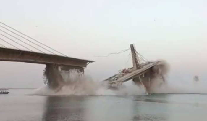 انهيار جسر معلق مجددا في الهند واتهامات بالفساد