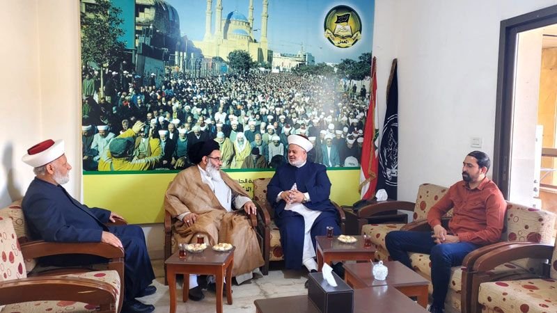 ممثل الإمام الخامنئي السابق في سوريا يزور الشيخ الجعيد في بيروت