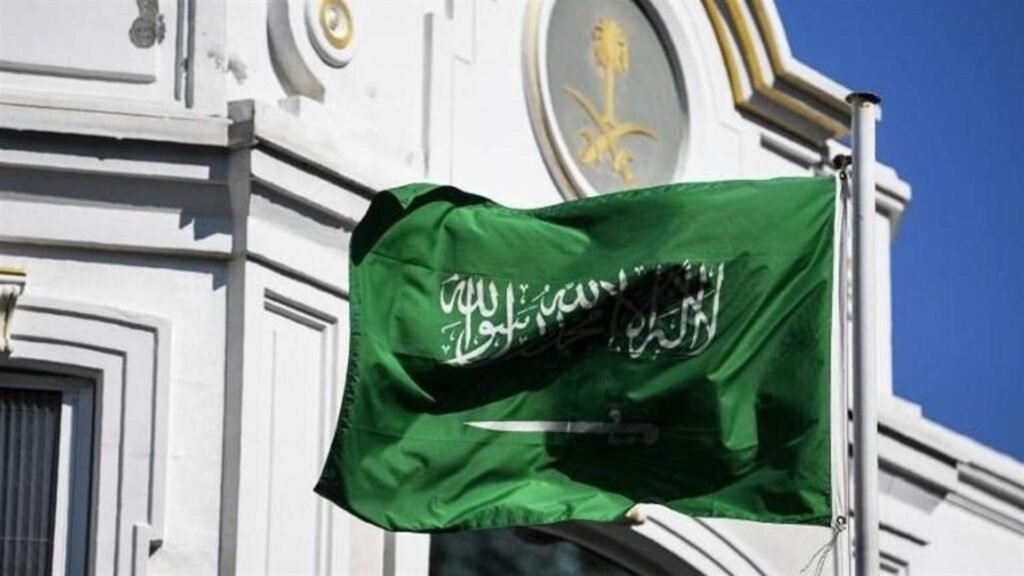 السعودية: تعرّض سفينة للاستهداف في البحر الأحمر