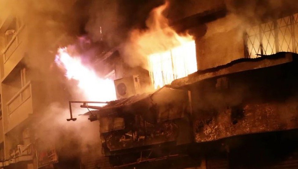 لانفصاله عن والدتها… طفلة  تقتل والدها حرقا بطريقة “جهنمية