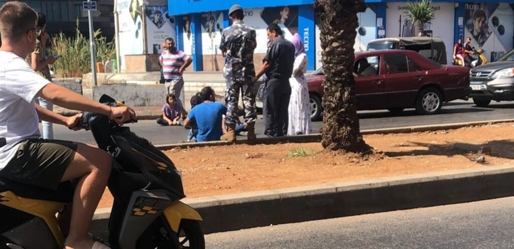 احتجاجاً على الأوضاع… عائلة تقطع الطريق في طرابلس!