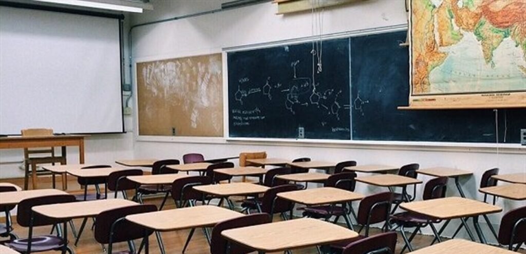 إحالة مديرة مدرسة معروفة جدّاً إلى المُحاكمة!