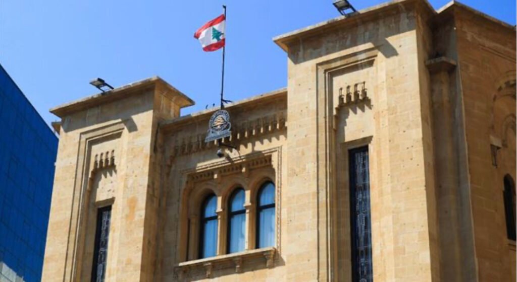 كل الإحتمالات واردة”… نائب يتحدث عن “إشارة خارجية”!