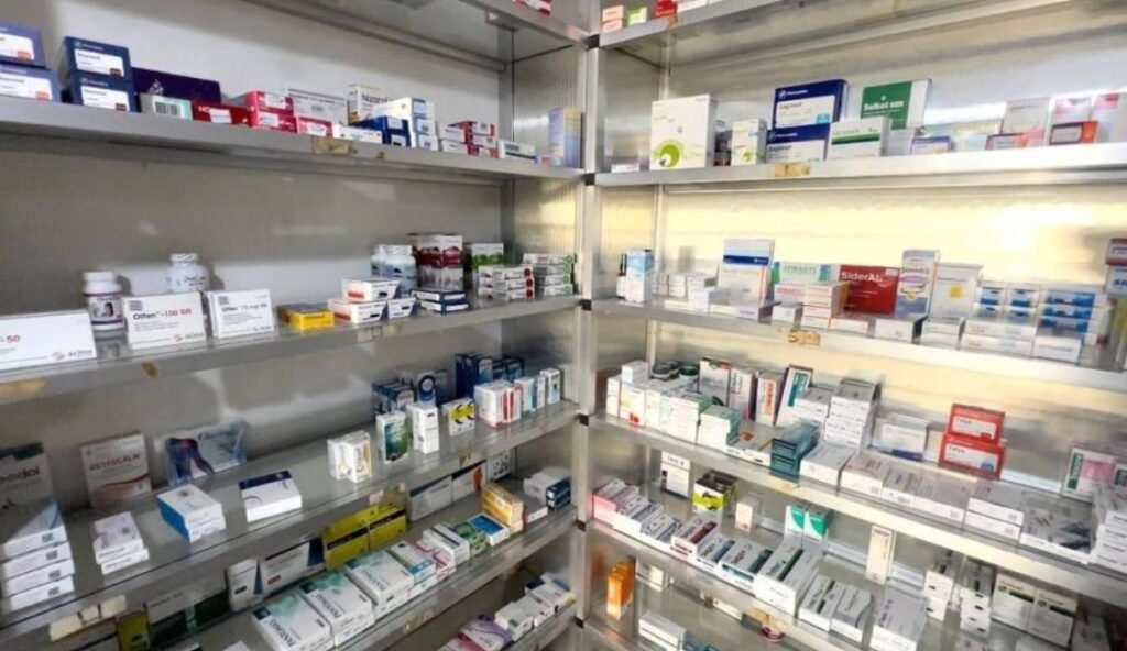 الصيدليات تعاني نقصاً في الأدوية بسبب وضع الطرقات