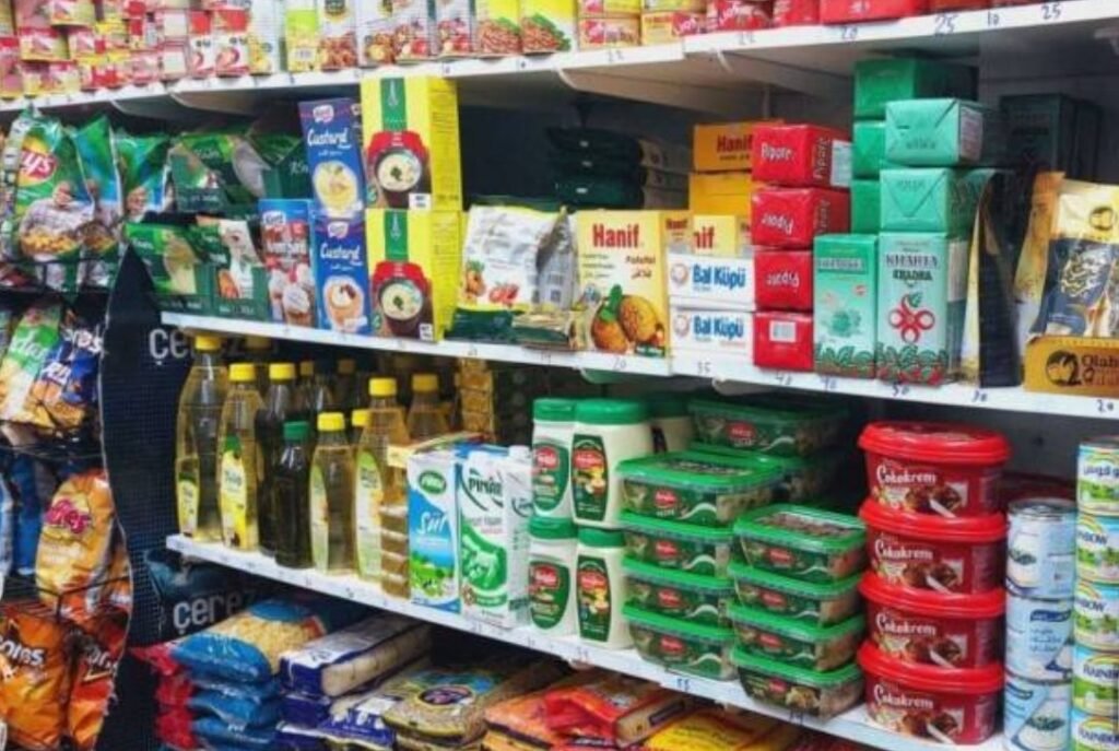 البضائع السوريّة “المهرّبة” تغزو الأسواق اللبنانيّة وتزاحم الصناعات المحليّة