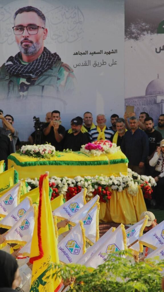حزب الله يشيّع الشّهيد على طريق القدس حسين حسين سليمان في بلدة دير قانون رأس العين
