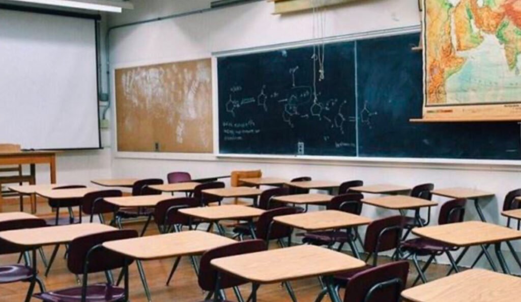 بعد عام من الإغلاق… مدارس في الجنوب فتحت أبوابها