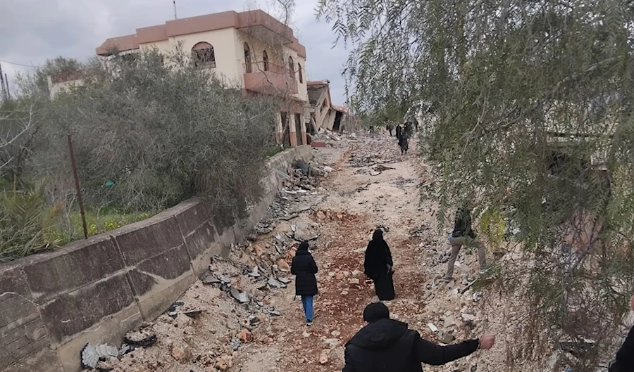 أبناء حولا يواجهون العدوّ باللحم الحيّ… وحدهم
