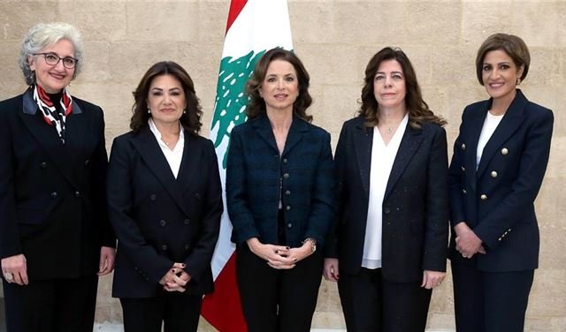 وزيرات الحكومة الجديدة في صورة!
