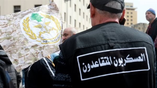 كم أمهل تجمع العسكريين المتقاعدين الحكومة لتصحيح الرواتب؟