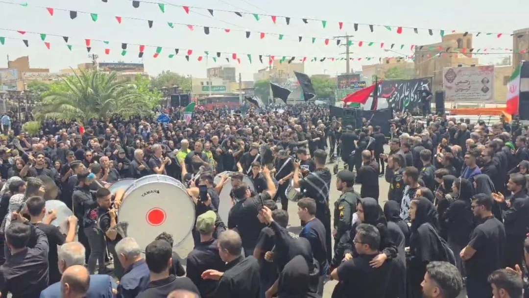 الإيرانيون يحيون ذكرى العاشر من محرم بمسيرات حاشدة في مدن عدّة