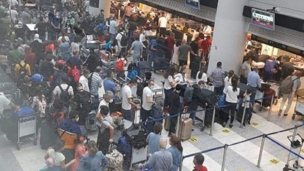 في مطار بيروت زحمة .. وإليكم السبب