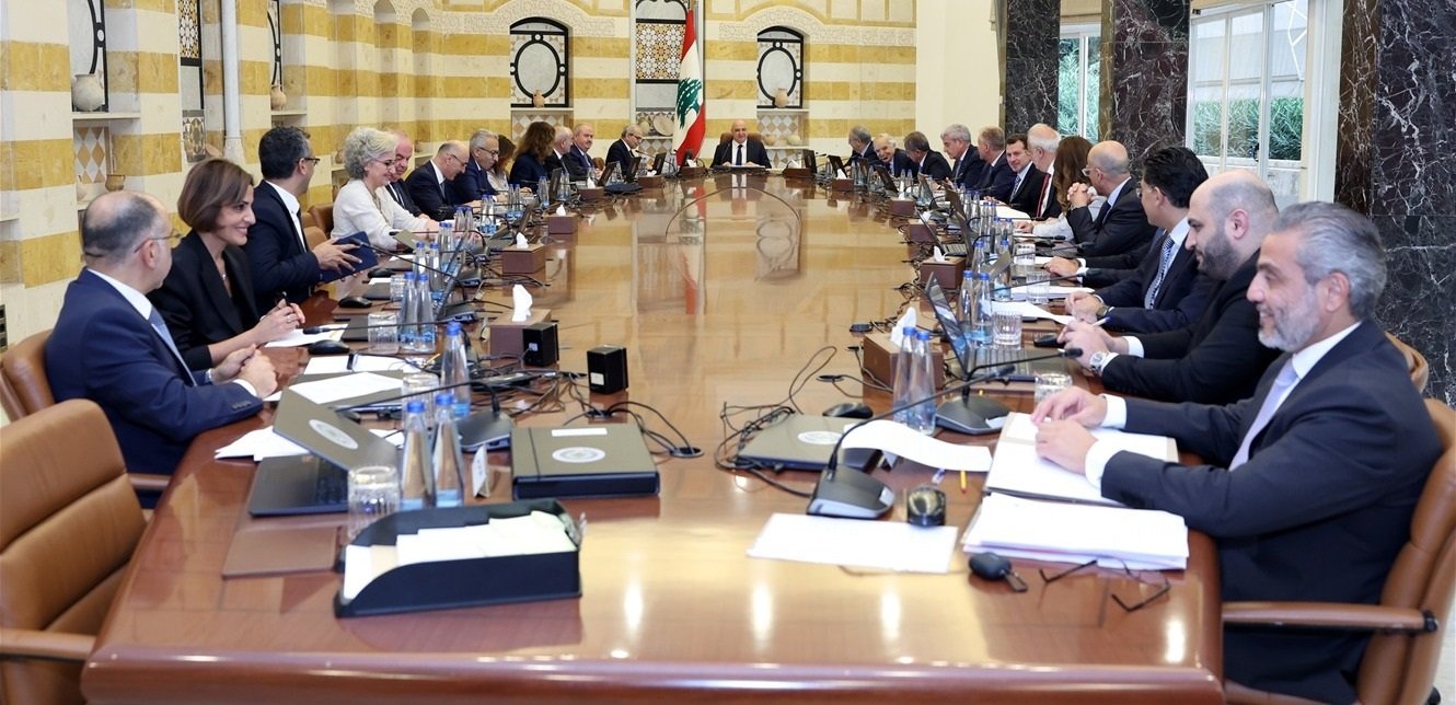 أبرزها “تعليق عمل جمعية رسالات”.. هذه مقررات جلسة الحكومة اليوم