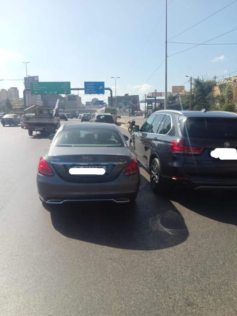 حادث سير على أوتوستراد جلّ الديب