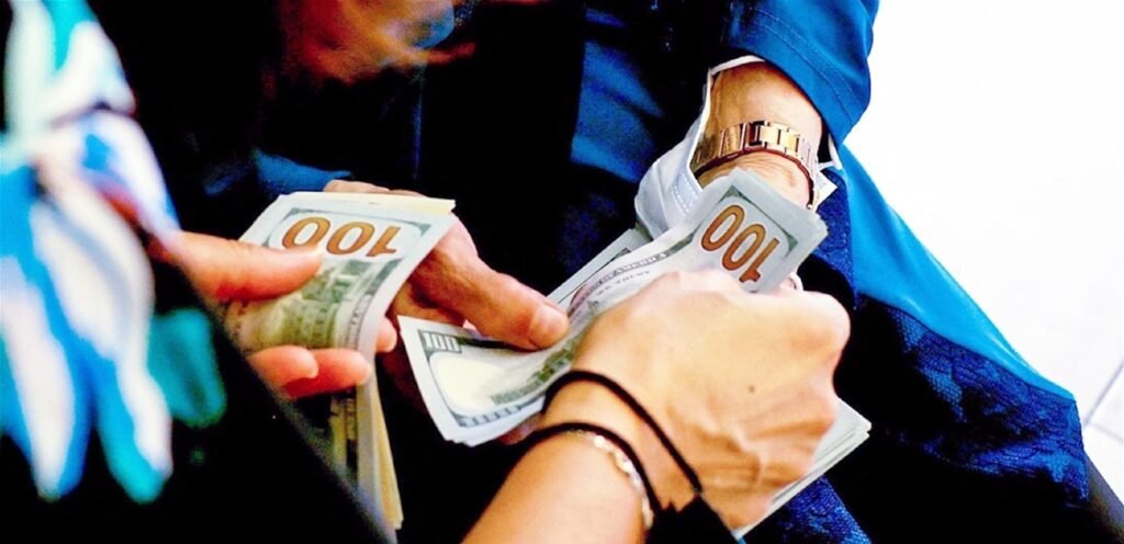 مشروع قانون”الفجوة المالية واسترداد الودائع”: صراع على توزيع الخسائر