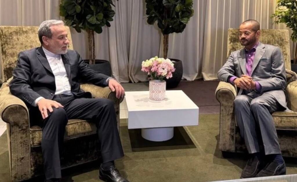 عراقتشي يلتقي البوسعيدي في جنيف تحضيراً للمفاوضات غير المباشرة مع واشنطن غداً