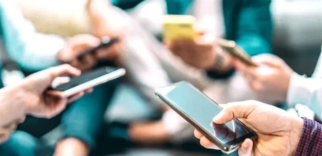 شيء يسرق انتباهك دون أن تشعر… خبراء يحذرون!