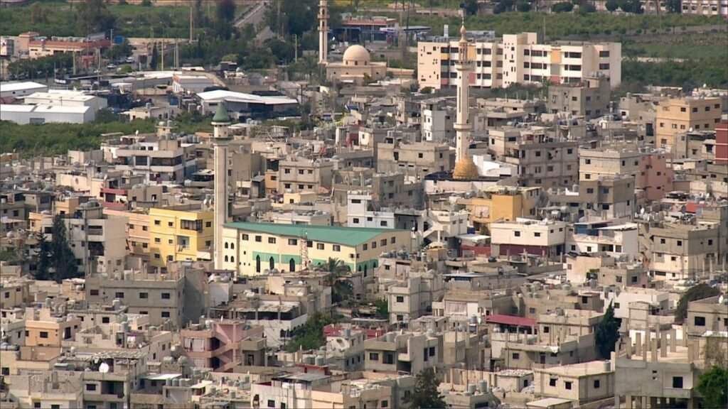 إشكال جديد … وإقفال شارع داخل المخيم!