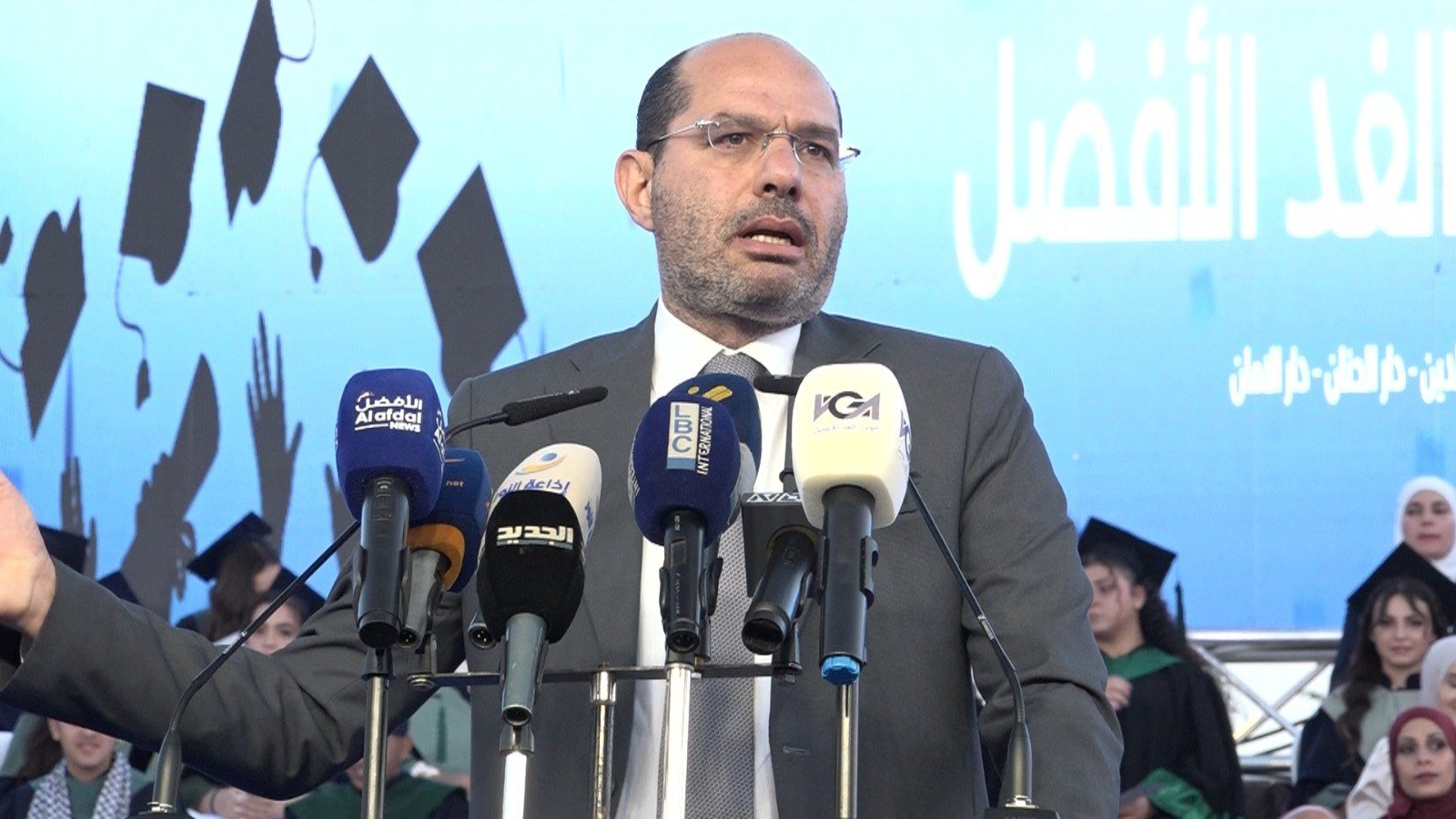 مراد: احتضان النازحين واجب أخلاقي وتعويض المتضررين وإعادة الإعمار مسؤولية الدولة