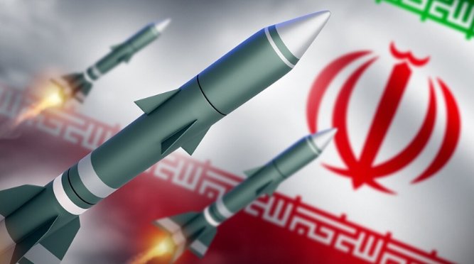 المعاملة بالمثل كاستراتيجية ردع: كيف قيدت إيران حرية الحركة الأميركية؟