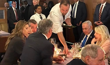 الصحناوي إلى جانب نتنياهو.. صورة تُحرج حلفاءه في لبنان!