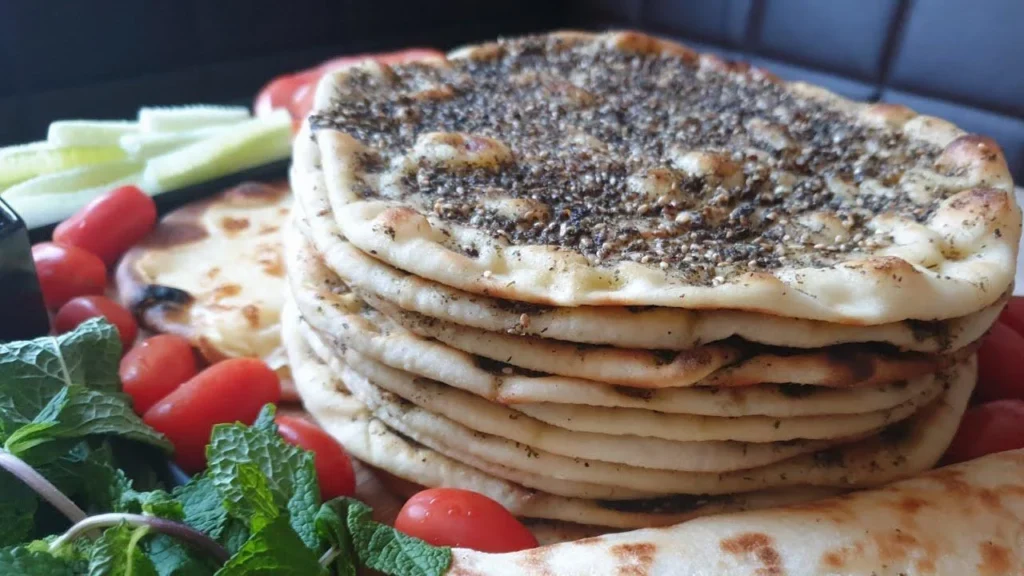 حادثة مؤلمة في الكورة… تشردق بمنقوشة زعتر ففارق الحياة داخل سيارته