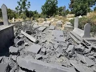 قبور بنت جبيل مهددة… الأهالي يعتصمون في صور