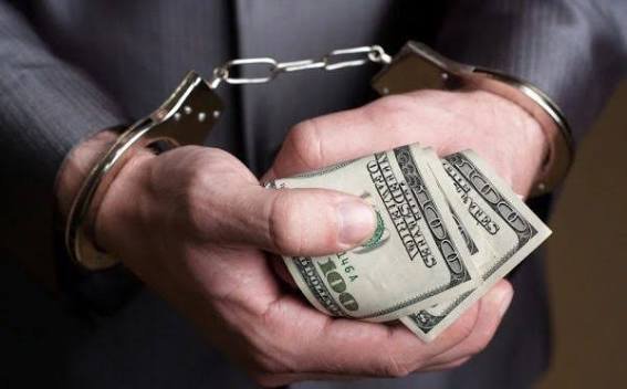 مسؤول بيد أمن الدولة… والتهمة اختلاس أموال