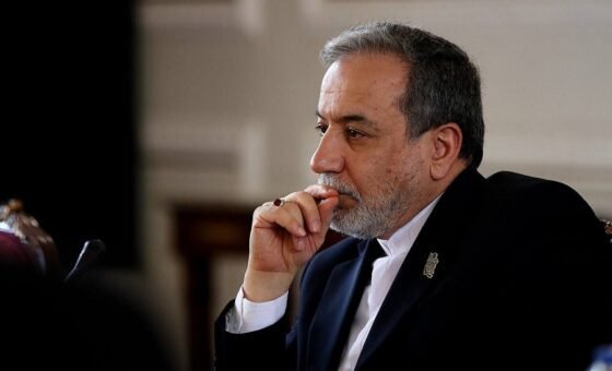 عراقجي: الاتفاق مع عُمان قريب ويتضمّن تحديد المسار الجديد لمضيق هرمز