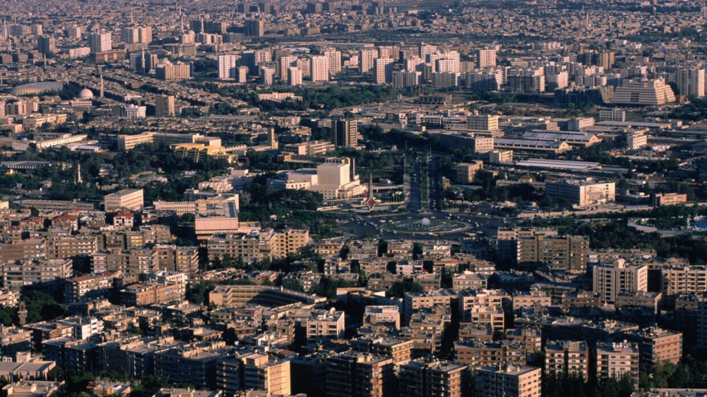 قراءات سورية في حكم المؤبد على المفتي أحمد حسون