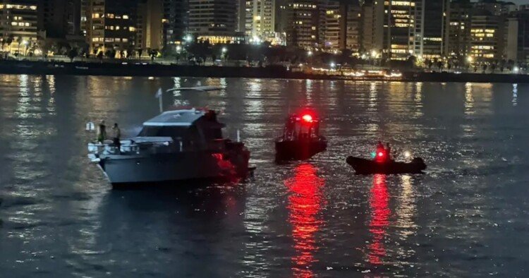 الدفاع المدني: إهماد حريق في زورق سياحي في الرملة البيضاء