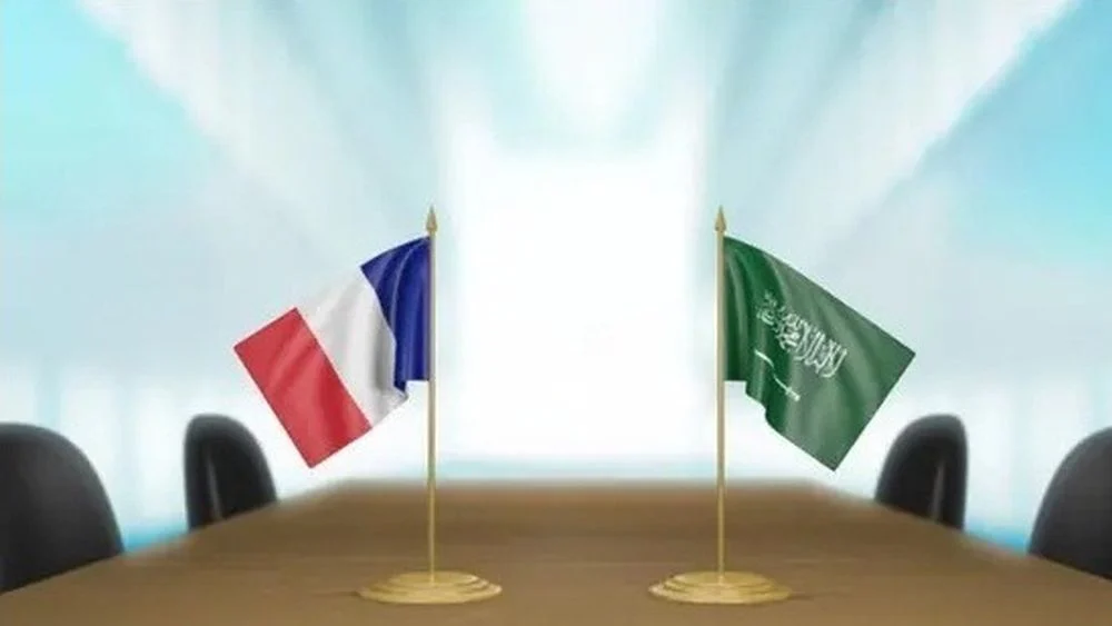 ماذا يحمل لقاء ماكرون - بن سلمان للبنان والجنوب؟