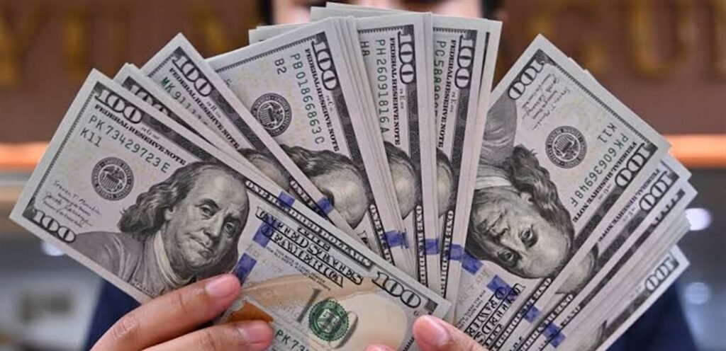 تطوّر إيجابي يخدم الدولار في لبنان.. هل دخل مرحلة الاستقرار؟