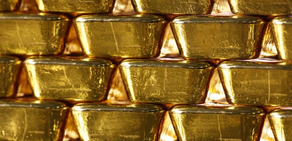 عاد ليُسجل أرقاماً قياسية.. سعر الذهب قريباً 5 آلاف دولار؟