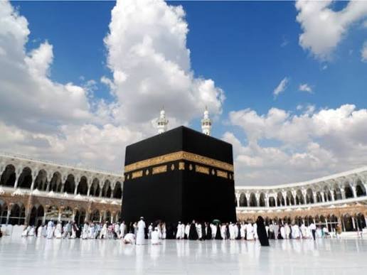 قرار بمنع تنظيم حملات حج وعمرة برًا!