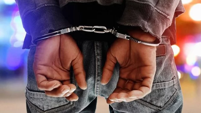 أطلق النار من كلاشينكوف على دورية لقوى الأمن وأصاب عنصرَين!