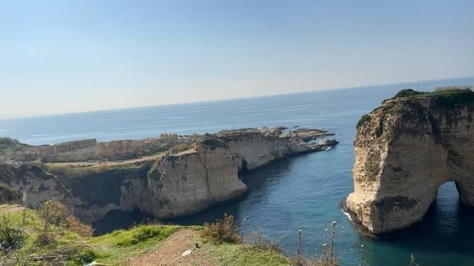 بالصورة: فتى جثّة هامدة في البحر في الروشة!