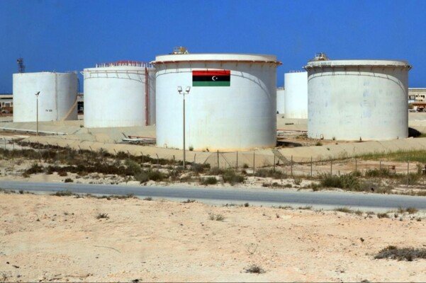 المؤسسة الوطنية للنفط: تراجع الإنتاج بحقل الشرارة الليبي