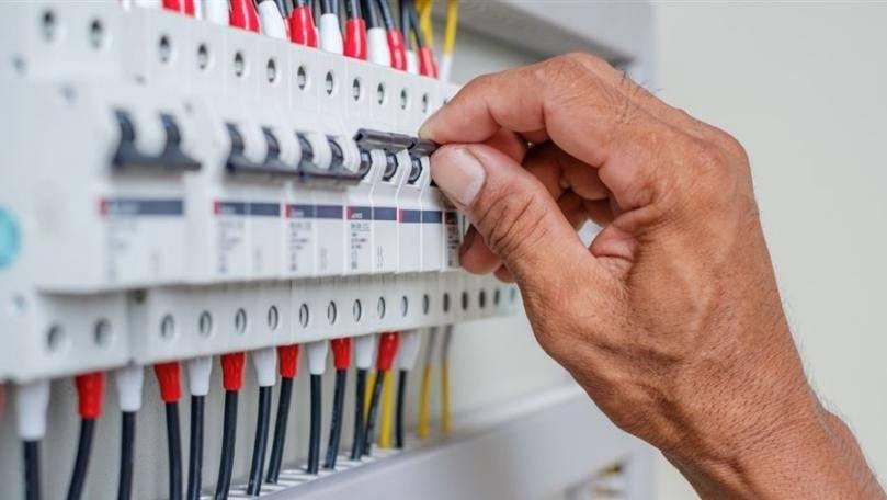 محاضر ضبط بحق إصحاب مولدات في الجنوب