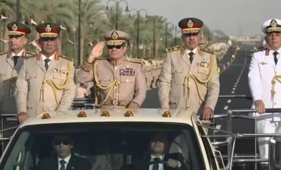 “هل يستعد السيسي للحرب؟”.. تساؤلات في إسرائيل بعد قرار الرئيس المصري بشأن وزير الدفاع