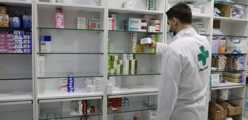 نقيب الصيادلة: 200 صيدلية أقفلت و700 مهددة بالإقفال