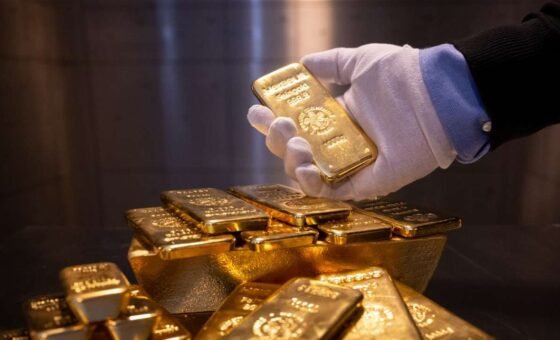هل يجب الإستثمار بالذهب اليوم؟.. نصائح مهمة من خبير إقتصادي إلى اللبنانيين