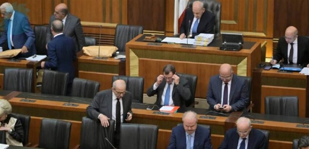 "ابتسامات".. ماذا حصل بين نائبي "الحزب" و "القوات"؟