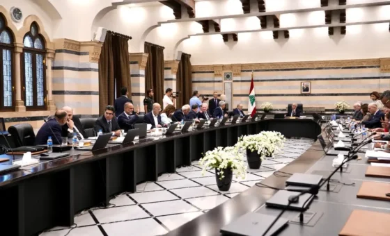 الحكومة اللبنانية تواصل بحث الموازنة… هل من ضرائب جديدة  في تشريج الخلوي؟