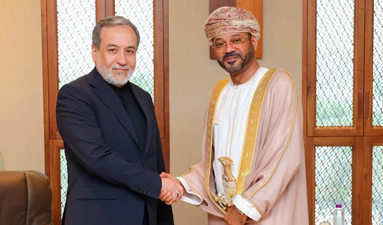عباس عراقجي وبدر البوسعيدي خلال لقاء جمعهما
