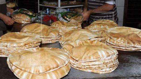 عمال المخابز يطالبون بحماية حقوقهم وتسوية أوضاع العمال الأجانب