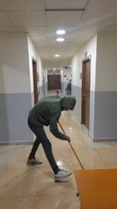 بالصور… إنطلاق أعمال التنظيف في قصر عدل النبطية قبل إستئناف العمل فيه