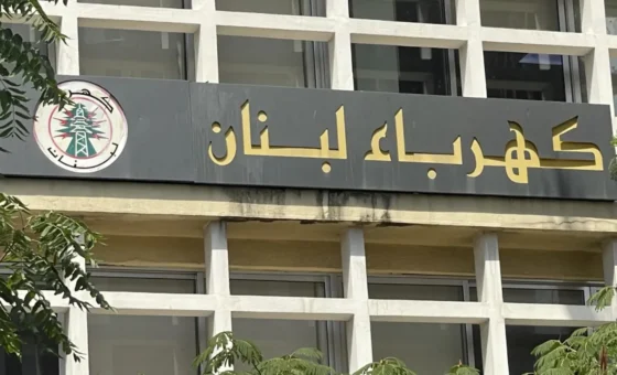 باخرة الفيول تبدأ تفريغ حمولتها… فهل ترتفع ساعات التغذية؟
