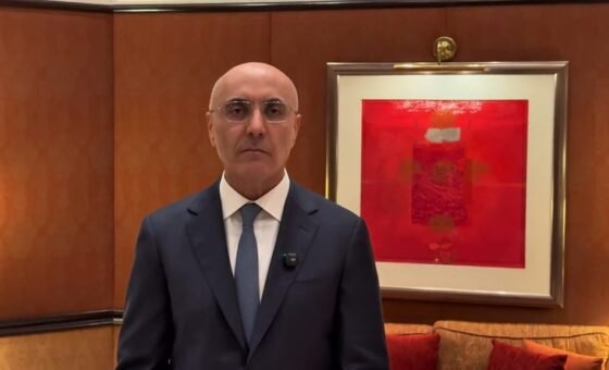 الحجار يطلب كشف هوية الأشخاص الذين يرمون حجارة على السيارات على طريق المطار