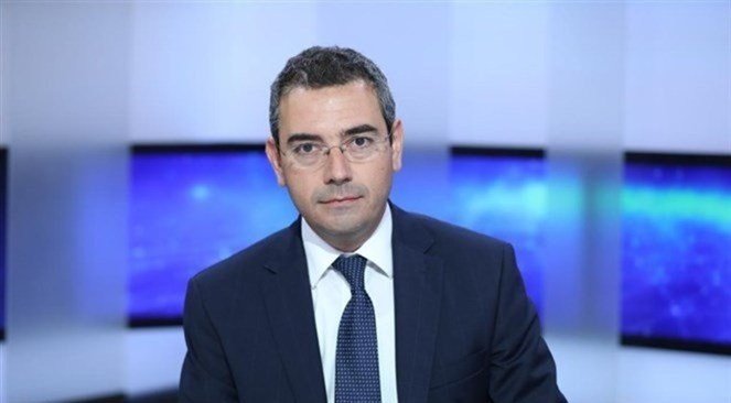 وديع عقل في صورة مرتبطة بموقفه من قرار إقفال ثانوية حصارات